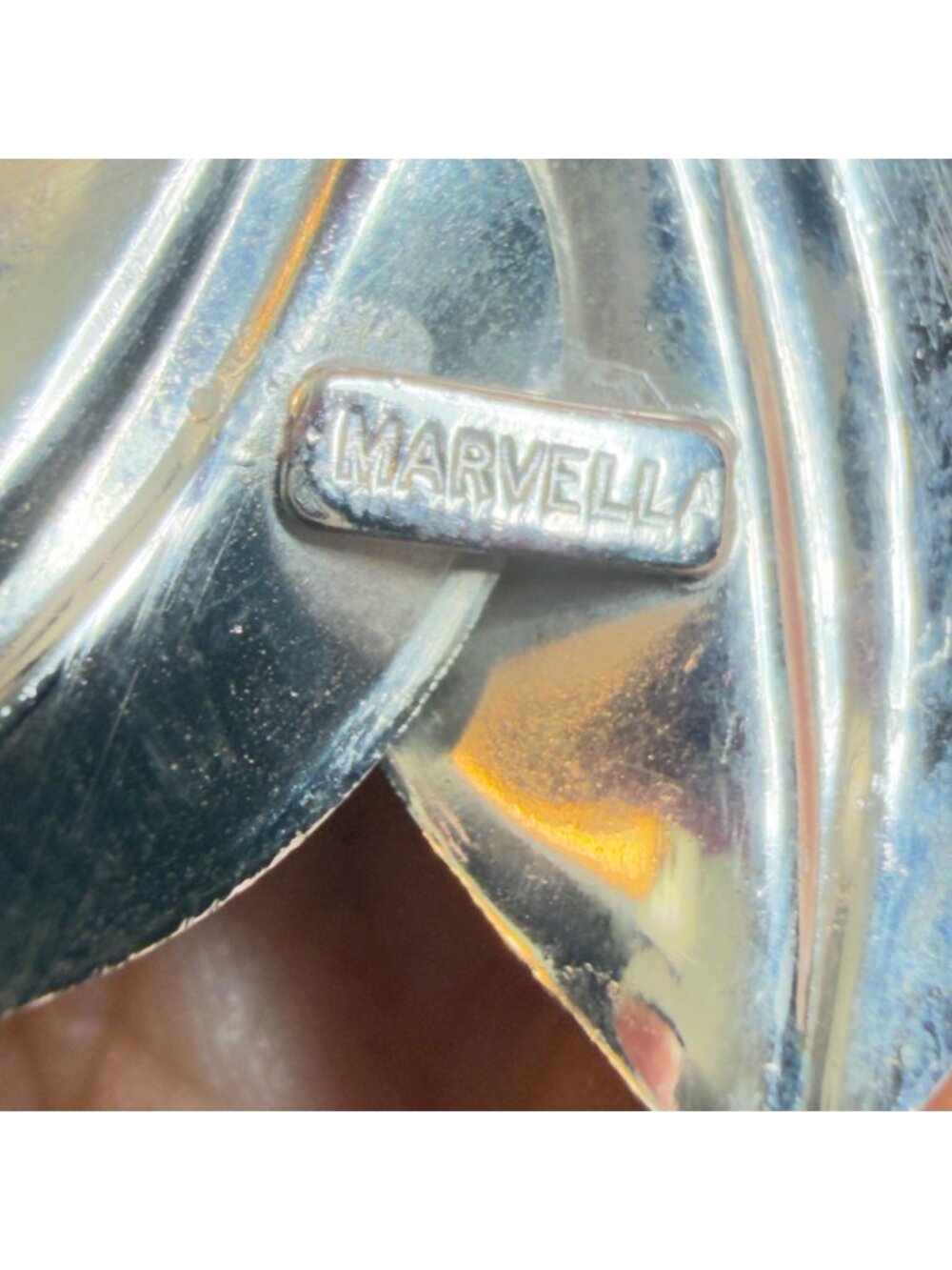Marvella Vintage Flower Brooch Silver Tone Textured Floral Pin - Picture 4 of 7